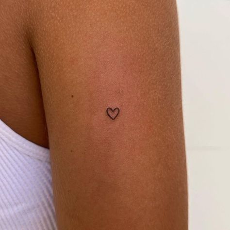 Vintage Aesthetic Tattoos, Small Heart Tattoo, Dr Tattoo, Small Beach Tattoos, Tattoo Ideas Female Sleeve, Beautiful Tattoo Designs, Beach Tattoos, Front Shoulder Tattoos, Cute Simple Tattoos