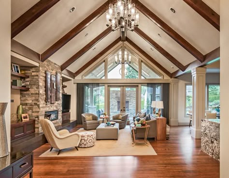 Upscale living room with vaulted ceiling, wood flooring and fireplace Vaulted Ceiling Ideas, Vaulted Ceiling Living Room, Casa Country, Wood Beam Ceiling, Living Room Color Schemes, Room Additions, Living Room Ceiling, Home Modern, Rustic Living