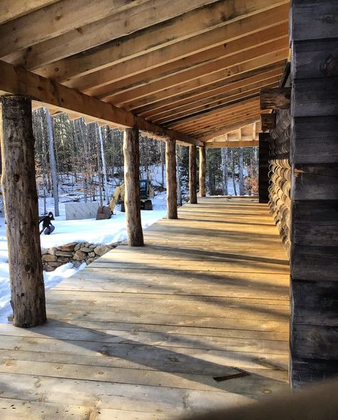 Log Porch Posts, Log Cabin Porch Ideas, Cabin Front Porch Ideas, Rap Around Porch, Cabin Porch Ideas, Building A Log Cabin, Log Cabin Porch, Cabin Porches, Porch Railing Designs