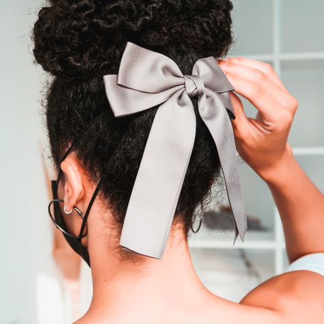 I still can’t get over how cute this afro hairstyle is 😭 and I did it all myself too!! I got this bow from Japan too! Kawaii desu ne?? 😝 Afro Short Hairstyles, Hairstyles With A Bow, Coily Afro, Hair With Bows, Puff Hairstyle, Afro Puff Hairstyles, Short Afro Hairstyles, Natural Afro, Hair Puff