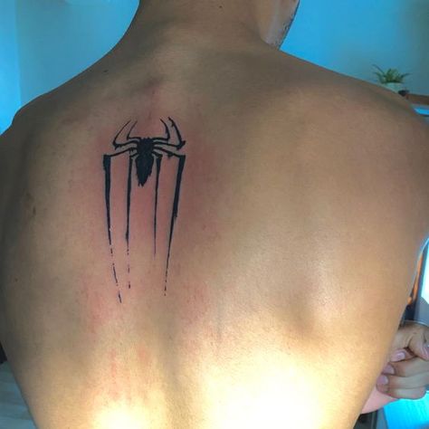 Spiderman Neck Tattoo, Cool Spider Man Tattoos, Venom Logo Tattoo, Spider Back Tattoo Men, Spider On Back Tattoo, Spider Man Back Tattoo, Cool Spiderman Tattoos, Amazing Spider Man Tattoo, Spider Man Spider Tattoo