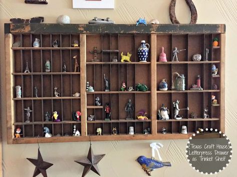 15 Unique Homemade Trinket Shelves Design Ideas Diy Trinkets, Trinket Shelf, Plywood House, Texas Crafts, Letterpress Drawer, Diy Storage Rack, Honeycomb Shelves, Plywood Shelves, House Shelves