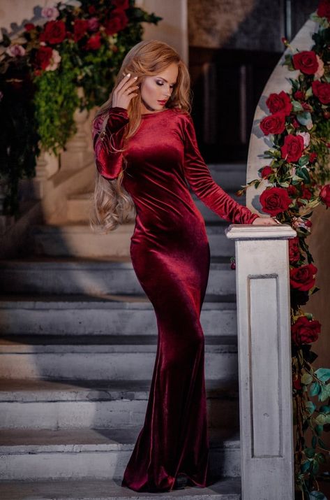 Velure Dress, Velvet One Piece Dresses, Red Velvet Dress Long, Velvet Dresses Outfit, Long Velvet Dress, Elegant Red Dress, Wine Colored Dresses, Split Long Dress, Velvet Dress Long