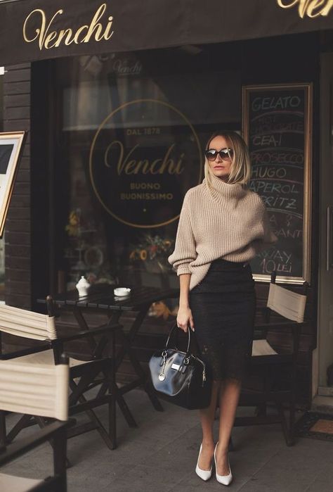 Look Working Girl, Skirt Diy, Pencil Skirt Outfits, Stylish Winter Outfits, Looks Street Style, Street Style Winter, Autumn Street Style, Spring Street Style, Neutral Fashion