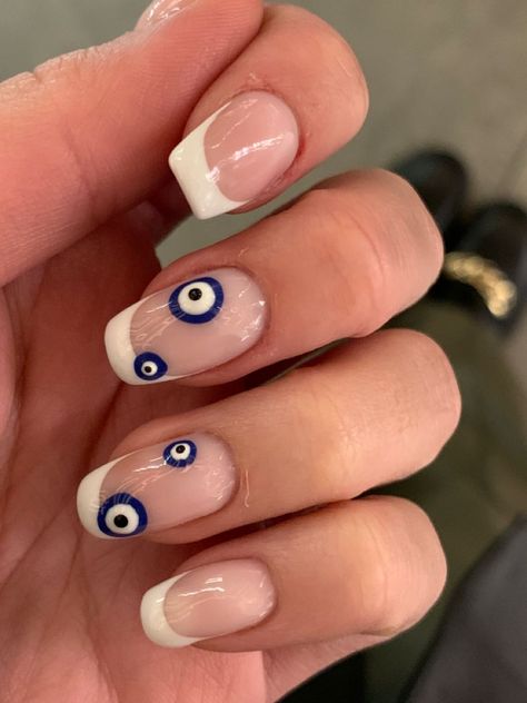 Devil eye nailart nails french Basic Evil Eye Nails, French Tip Nails With Turkish Eye, Black And White Evil Eye Nails, Nail Inspo Heart With Eyes, Nail Designs Heart With Eyes, Evil Eye Heart Nails, Lucky Eye Nails, Devils Eye Nails, Evil Eye French Nails