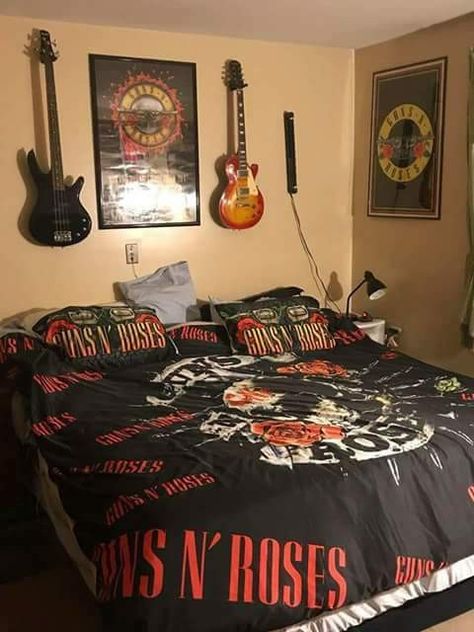 Sweet Home Scene Room Ideas, Rock Bedroom Ideas, Rocker Bedroom, Sims Bedroom Ideas, Rockstar Room, Rock N Roll Room, Rockstar Bedroom, Rock N Roll Bedroom, Rock And Roll Room