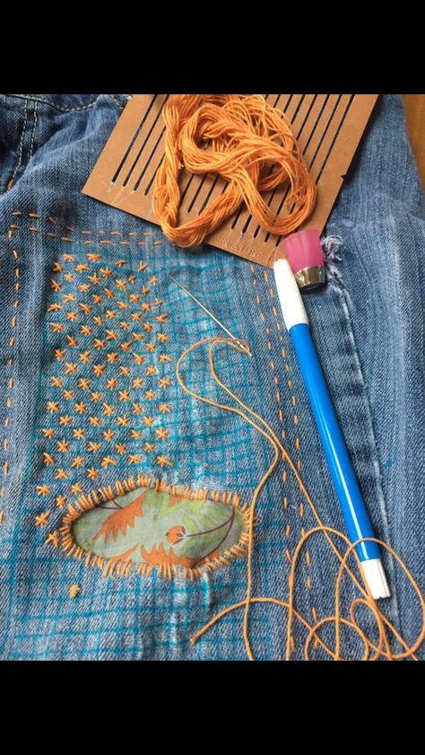 Sashiko Visible Mending makes your denim strong and beautiful! Workshop on March 4, 2023 at Madison Wool in Madison CT 203-245-5921 🌀 Visible Mending Jeans, Sashiko Projects, Visible Mending Stitches, Sashiko Mending, Jeans Patches, Boro Stitching, Denim Repair, Mending Clothes, Sashiko Pattern