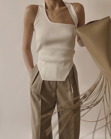 Arket Wool, Beige Outfits, Minimalism Fashion, Flannel Trousers, Gala Gonzalez, Emmanuelle Alt, 2023 Ss, Rib Top, Large Clutch