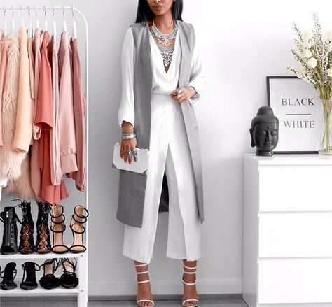 Chique Outfits, Long Vest, Grey Blouse, Long Vests, Vest White, Vest Outfits, Maxi Skirts, Mode Inspiration, Work Attire