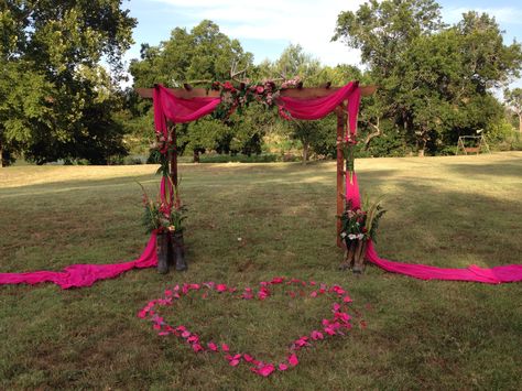 Wedding by the river.  Camo and hot pink. Antlers on the arbor Pink Camo Wedding, Camo Wedding Dresses, Camouflage Wedding, Weddings Idea, Shotgun Wedding, Cowgirl Wedding, Country Wedding Decorations, Camo Wedding, Hippie Wedding