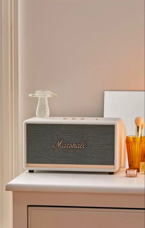 Bluetooth Speakers Aesthetic, Marshall Bluetooth Speaker, Marshall Stanmore, Tv Speakers, Wireless Speakers Bluetooth, Clock Decor, Futuristic Design, Amazon Home, Bedroom Aesthetic