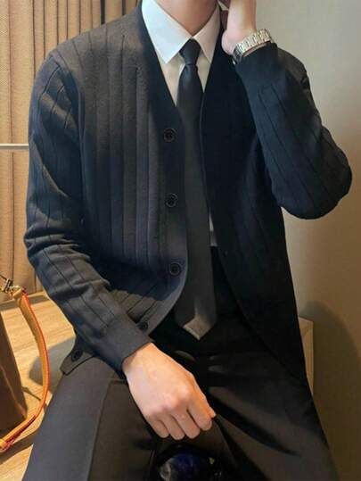 Cardigan Outfit Office Business Casual, Men Casual Professional Outfit, Black Work Outfit Men, Men’s Cardigan Outfit Black, Office Clothes For Men, Casual Professional Outfit Men, Winter Office Outfit Men, Cardigan Outfit Business, Work Outfits Men Professional