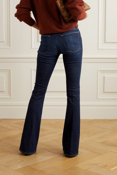 Dark Blue Jeans Outfit, Oxford Jeans, Vestiti In Jeans, Flare Jeans Outfit, Blue Jean Outfits, Girl Jeans, Amal Clooney, Stylish Work Attire, Outfit Jeans