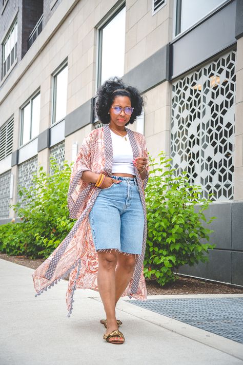 Shorts And Kimono Outfit, Kimono Summer Outfit, Denim Bermuda Shorts Outfit, Long Kimono Outfit, Denim Shorts Outfits, Summer Kimono Outfit, Denim Shorts Outfit Summer, Sweenee Style, Kimono Outfits