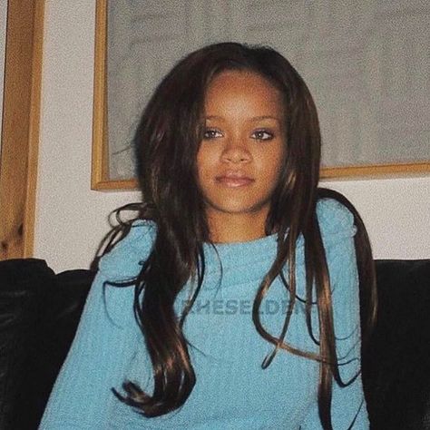 💗 blasé bitch 💗 on Instagram: “baby Rihanna 💕 @badgalriri” Rihanna Cute Pics, Rihanna 2000's, Young Rihanna, Rihanna Barbados, Looks Rihanna, Rihanna Outfits, Rihanna Looks, Rihanna Riri, Rihanna Style