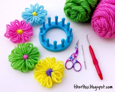 How to Make a Loom Flower Loom Flowers, Round Loom Knitting, Circle Loom, Loom Knitting Tutorial, Loom Knitting Stitches, Loom Crochet, Spool Knitting, Knifty Knitter, Loom Craft