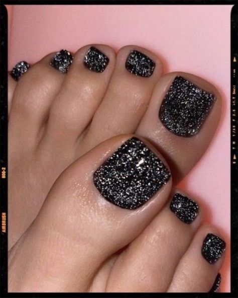 Top 18 Black Toe Nails Designs to Express Elegance In Simplicity Pedicure White Toenails, Black Glitter Pedicure, Pedicure White, Matte Black Nail Polish, Glitter Pedicure, Sparkly Toe Nails, Glitter Toe Nails, Black Toe Nails, Toe Nails Designs