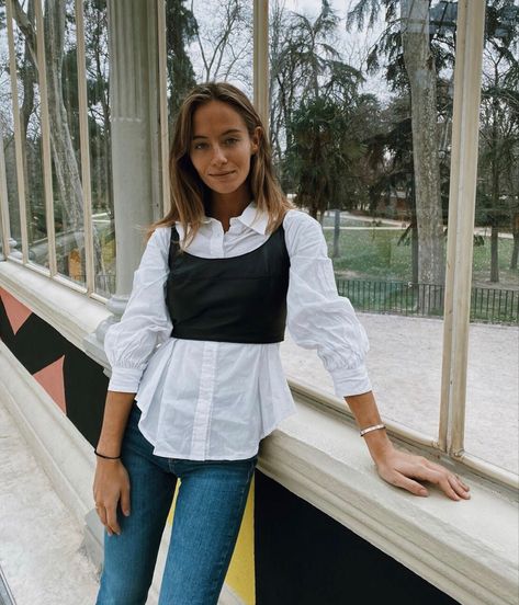 Layer White Button Down Shirt, White Blouse Layering Outfit, Corset Top Over White Shirt, Tank Top Layered Over Shirt, Denim Corset Outfit, Outfit With Corset, White Button Down Outfit, White Blouse Outfit, Tank Top Layered