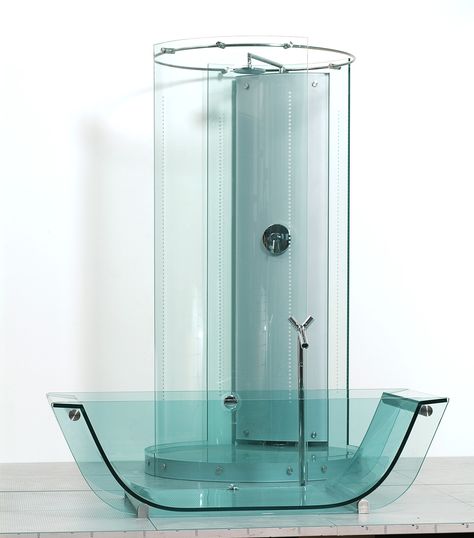 Glass bathtub and freestanding circular glass shower by Prizma glass bath collection. Design: Szabi Kiss  www.prizmastudio.com Glass Bathtub, Tub Ideas, Bathtub Design, Bad Inspiration, New Interior Design, Glass Vanity, Acrylic Bathtub, Bathroom Trends, Glass Bathroom