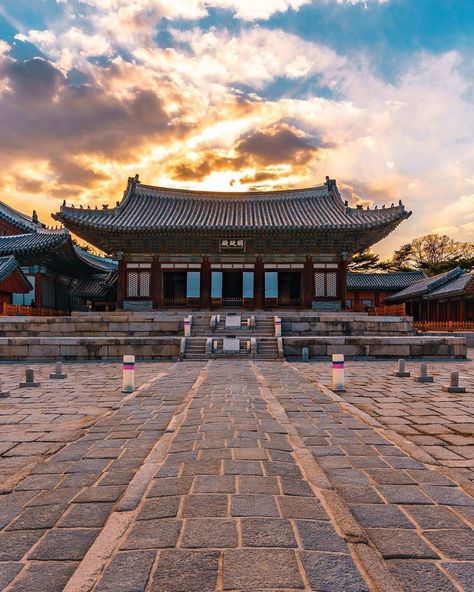 Ancient Korea, Korea University, Victoria House, South Korea Travel, Architecture Wallpaper, Korean History, Korea Travel, Beautiful Landscape Wallpaper, Korean Traditional