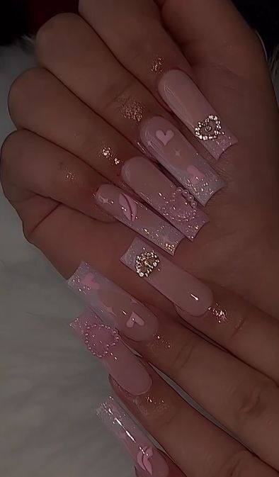 Nails Acrylic Square Pink, Gold Gem Nails, Brown Nails With Gems, Latina Acrylic Nails Short, Acrylics Aesthetic, Clear Glitter Nails, Bday Nails, Quinceanera Nails, Acrylic Toe Nails