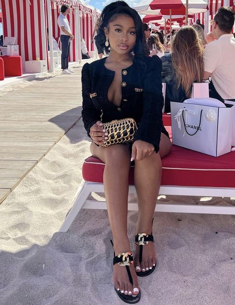 Chanel Slides Outfit, Preppy Black Women Aesthetic, Espadrilles Outfit Summer, Jayda Wayda Outfit, Jayda Cheaves, Instagram Model Outfits, Jayda Wayda, Classy Outfits For Women, Club Fits