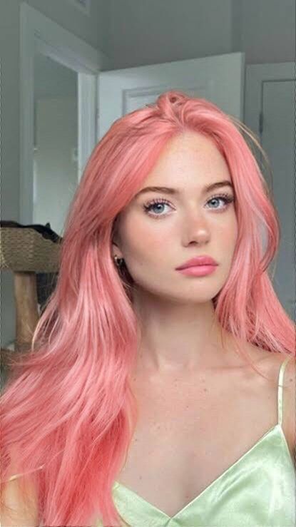 How To Style Pink Hair, Pink Hair Face Claim, Green Eyes Pink Hair, Pink Hair Green Eyes, Pink Hair Blue Eyes, Flattering Makeup, Pink Haired Girl, Pale Pink Hair, Baby Pink Hair