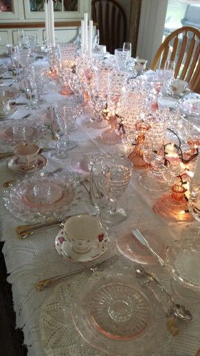 Table Setting for Mom's Birthday Party Glass Plates Table Setting, Fostoria Glassware, Tablescapes Ideas, Pretty Table Settings, Pink Dishes, Spring Tablescapes, Mom's Birthday, Table Talk, Antique Dishes