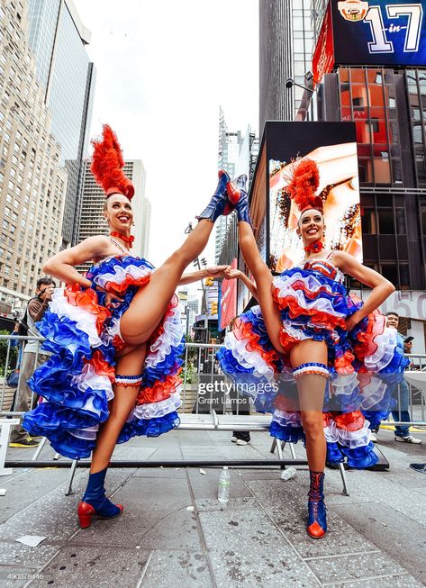 Moulin Rogue, Moulin Rouge Dancers, Drag Outfits, Clothing Customization, Ballet Shows, Frilly Knickers, Carnival Girl, Saloon Girls, Parisienne Style