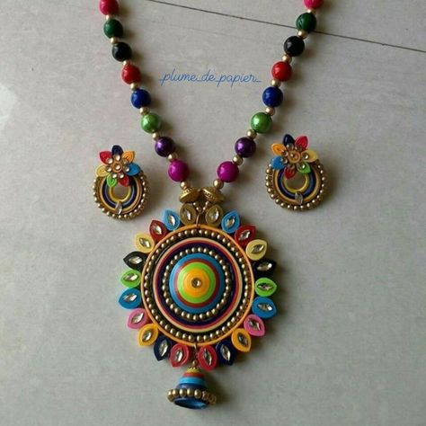 Dm for orders at _plume_de_papier_ at Instagram Rakhi Making With Quilling Paper, Paper Quilling Necklace, Quilling Jewellery Set, Quilling Paper Jewelry, Quilling Pendants, Quilling Earrings Jhumkas, Quilling Necklace, Quilling Jewellery, Quilling Dolls