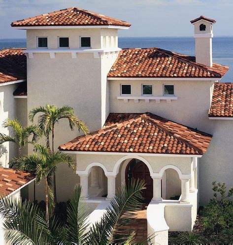 Exterior House Colours Terracotta Roof, White And Terracotta House Exterior, Exterior Paint Colors For House With Terracotta Roof, Spanish Roof House, Terracotta Roof Colour Scheme Exterior Paint, Terracota Roof House Exterior Colors, Terra Cotta Roof Houses, Houses With Terracotta Roofs, Terracota Roof Tiles