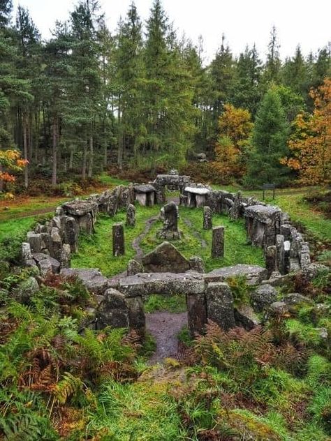 Druids Temple, Stone Circle, Standing Stone, Fantasy Places, Sendai, Ancient Architecture, Ancient Ruins, Stonehenge, Fantasy Inspiration