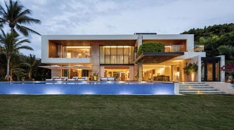 Architecture Firms in Miami | Celebrity Homes Miami Billionaire Mansions, Retractable Glass Doors, Pools Design, Miami Interiors, Miami Luxury, Open Floor Concept, Architecture Firms, Blue Mosaic Tile, Cars Bmw