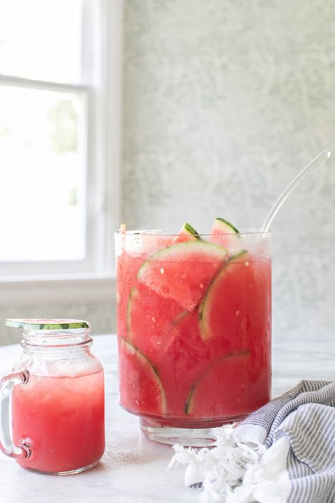 A Refreshing Watermelon Cocktail Punch - Sugar and Charm Sugar and Charm Benefits Of Eating Watermelon, Watermelon Tequila, Cocktail Punch, Strawberry Tequila, Tequila Soda, Watermelon Punch, Watermelon Popsicles, Watermelon Cocktail, Watermelon Ice Cream