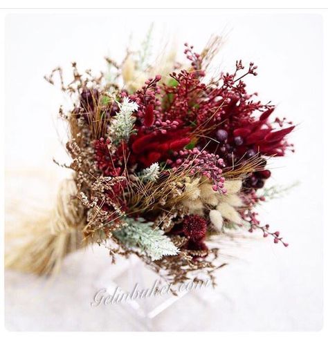 Wedding Bouquets Pampas, Dried Bouquet Wedding, Dry Bouquet, Flower Bride, Red Bouquet Wedding, Wedding Red, Dried Bouquet, Fall Wedding Bouquets, Bride Bouquets