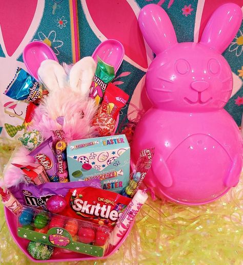 Starburst Minis, Box Of Candy, Easter Crafts Preschool, Candy Gift Baskets, Dum Dums, Girls Easter Basket, Kids Gift Baskets, Milk Chocolate Candy, Kids Easter Basket