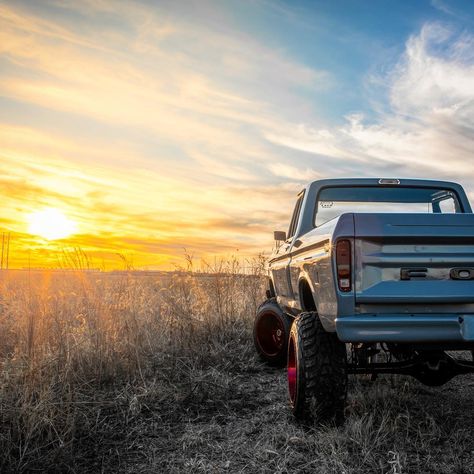 Ford trucks forever ❤️  Photo by @pegg309 Old Chevy Pickups Vintage Farm Trucks, Cool Truck Pictures, Old Ford Wallpaper, Ford Trucks Old, Cool Ford Trucks, Old Truck Aesthetic, Ford Truck Wallpaper, Trucks Aesthetic, Square Body Trucks