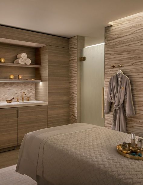 When you simply have absolutely no time to indulge a spa day, that’s exactly when you need to go. Enter The Phoenician, a luxury hotel in Scottsdale—destination rejuvenation. Photo Op Wall, Massage Room Decor, Spa Luxe, Dreams Spa, Spa Room Decor, Spa Interior Design, Spa Rooms, Spa Interior, Luxurious Spa