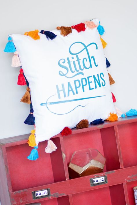 Stitch Happens DIY Tassel Pillow Cricut Sewing - Sweet Red Poppy Sweet Red Poppy, Poppy Craft, Cute Pillow, Tassel Pillow, Project Steps, Sewing Tutorials Free, Diy Tassel, Cricut Machine, Red Poppy