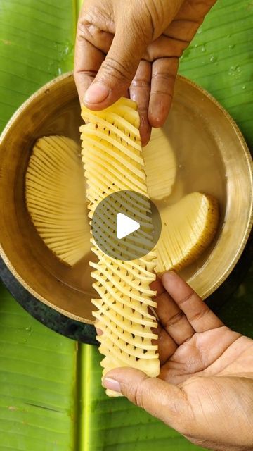 mampi25 on Instagram: "Spiral potato without machine #foody #foodlovers" Spiral Potatoes, Potato Spirals, Spiral Potato, Potato Snacks, Homemade Bread Easy, Bread Easy, Homemade Bread, No Cook Meals, Kids Meals