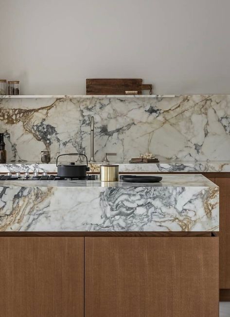 No Upper Cabinets, Marble Kitchen, Kitchen Design Trends, Kitchen Marble, Upper Cabinets, Kitchen Trends, Decoration Inspiration, Counter Tops, Interior Inspo