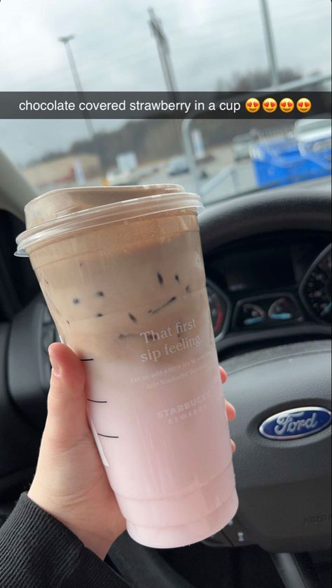 Strawberry Blended Starbucks, Starbucks Drinks Pink Drink Cold Foam, Choclate Starbucks Orders, Pink Starbucks Coffee, Starbucks Drinks With Strawberry Cold Foam, Strawberry Milk Starbucks, Pink And Brown Starbucks Drink, Dark Starbucks Drinks, Starbucks Pink Drink With Chocolate Cold Foam