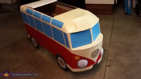 Car Costume, Cardboard Box Car, Themed Halloween Costumes, Box Costumes, Iconic Cars, Hippie Bus, Homemade Costume, Costume Works, Car Shows