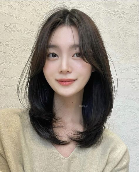 Instagram Border, Pretty Hair Cuts, Short Hair Designs, Haircuts For Medium Hair, Korean Hairstyle, Hair Cut, Perm, Gorgeous Hair, Hair Designs