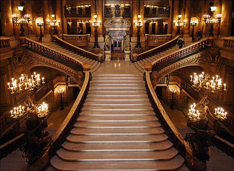 I still have yet to see an opera :( Castle Ballroom, Paris Opera House, Chateau Versailles, Stairway To Heaven, Grand Staircase, Paris Photos, Grand Entrance, Phantom Of The Opera, Entrance Hall