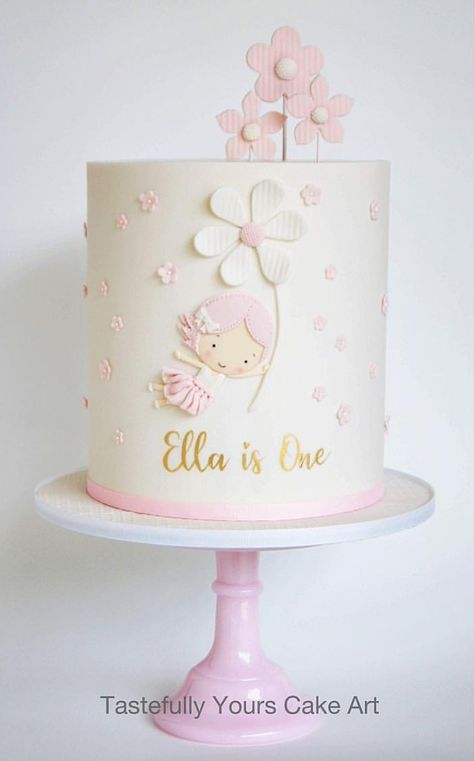 Flower Birthday Cake Kids, Cake Designs For Girls Kids, Tort Baby, First Birthday Cake Girl, First Birthday Cake Ideas, Torturi Baby Shower, Girls First Birthday Cake, Neutral Clothes, Cake Designs For Girl