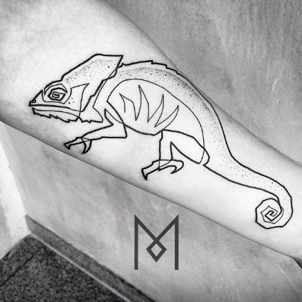 One Continuous Line Tattoos By Iranian-German Artist Mo Ganji Mo Ganji Tattoo, Continuous Line Tattoo, Mo Ganji, One Line Tattoo, Single Line Art, Single Line, Mom Tattoos, Line Tattoos, Instagram Live