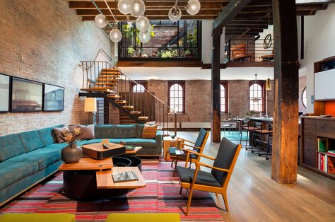 Tribeca Loft by Andrew Franz Architect PLLC on 1stdibs New Yorker Loft, Scandinavian Loft, Warehouse Loft, Tribeca Loft, Warehouse Home, Sims Houses, New York Loft, Loft Interior, Small Living Room Design