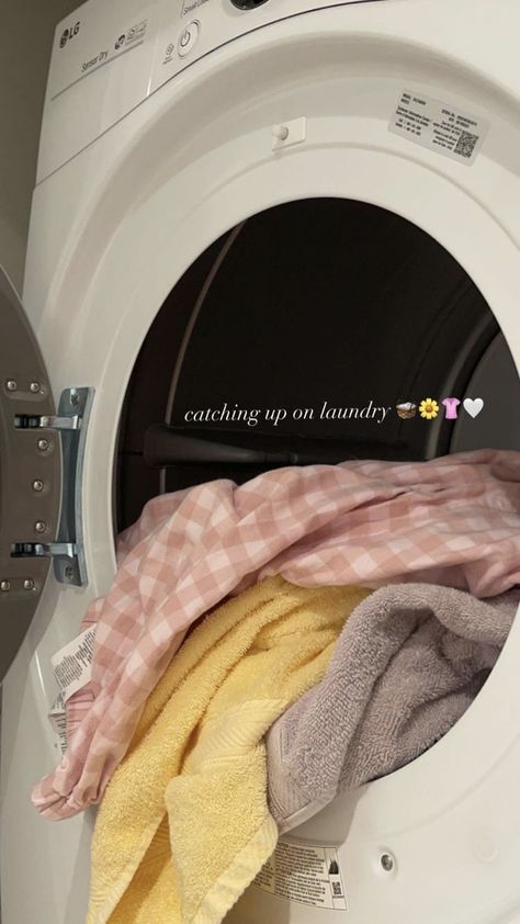 Cleaning Inspiration, Cleaning Motivation, Cleaning Day, Doing Laundry, Healthy Lifestyle Inspiration, Instagrammer, Cleaning Organizing, Clean Laundry, Instagram Story Ideas