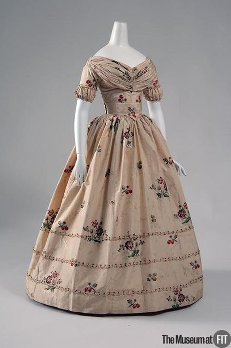 Evening Dress 1840 The Museum at FIT Museum Dress, 1840s Dress, 1800s Clothing, Fashion History Timeline, Historical Gowns, 1800s Fashion, 19th Century Fashion, Old Dresses, Victorian Clothing